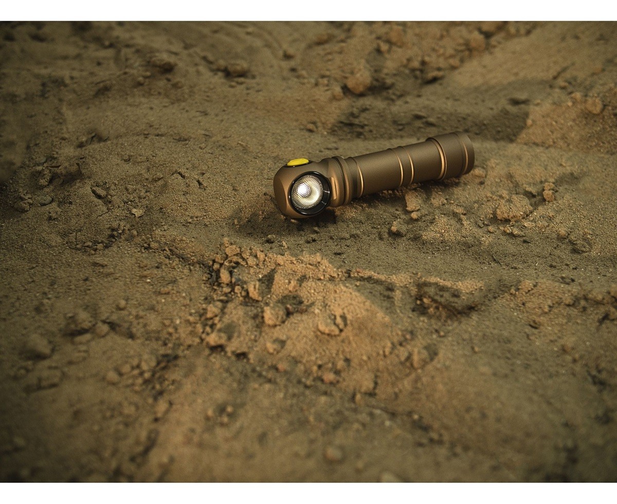 Armytek Wizard v4 C2 Pro USB, sand - Image 2