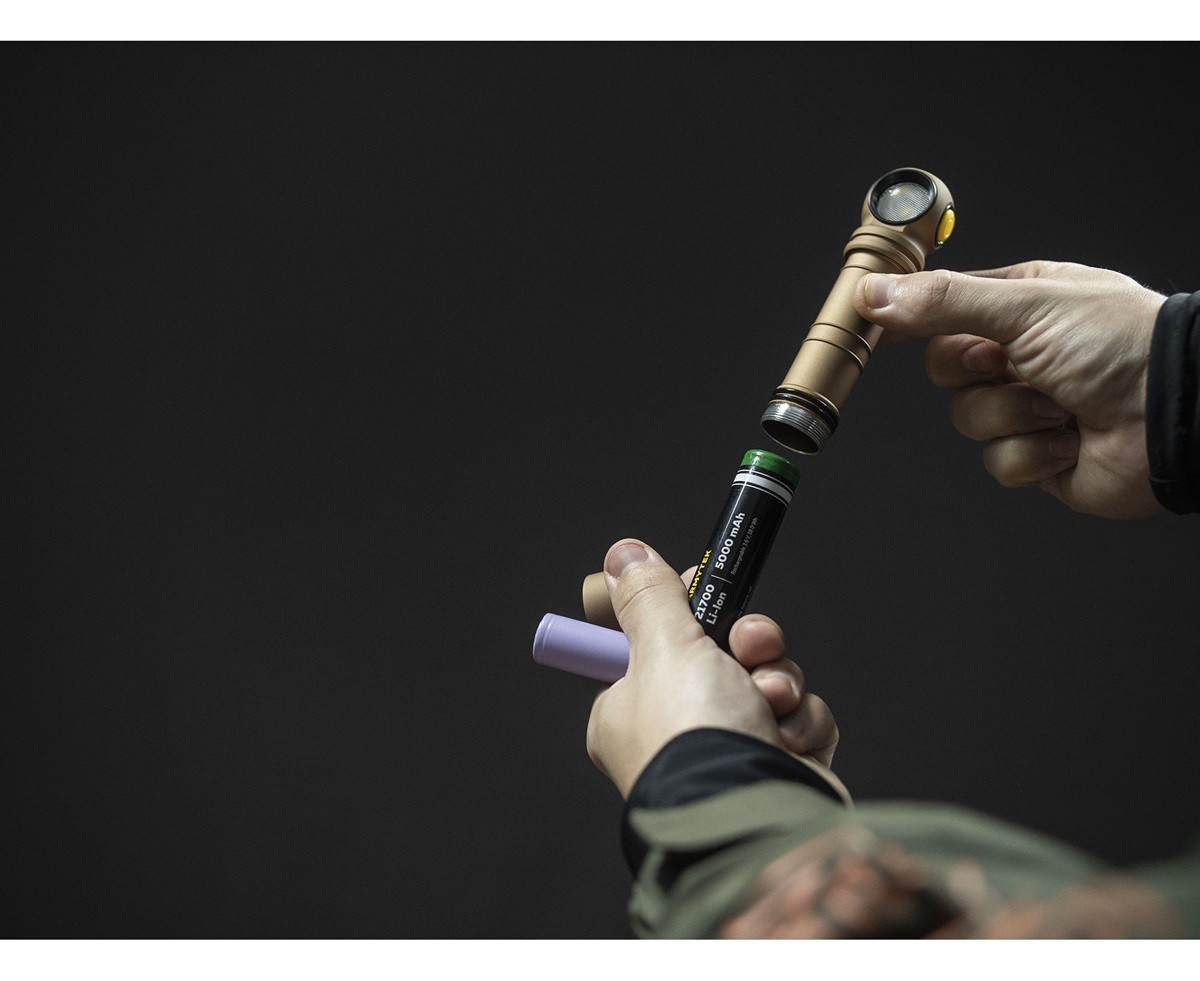 Armytek Wizard v4 C2 Pro USB, sand - Image 5